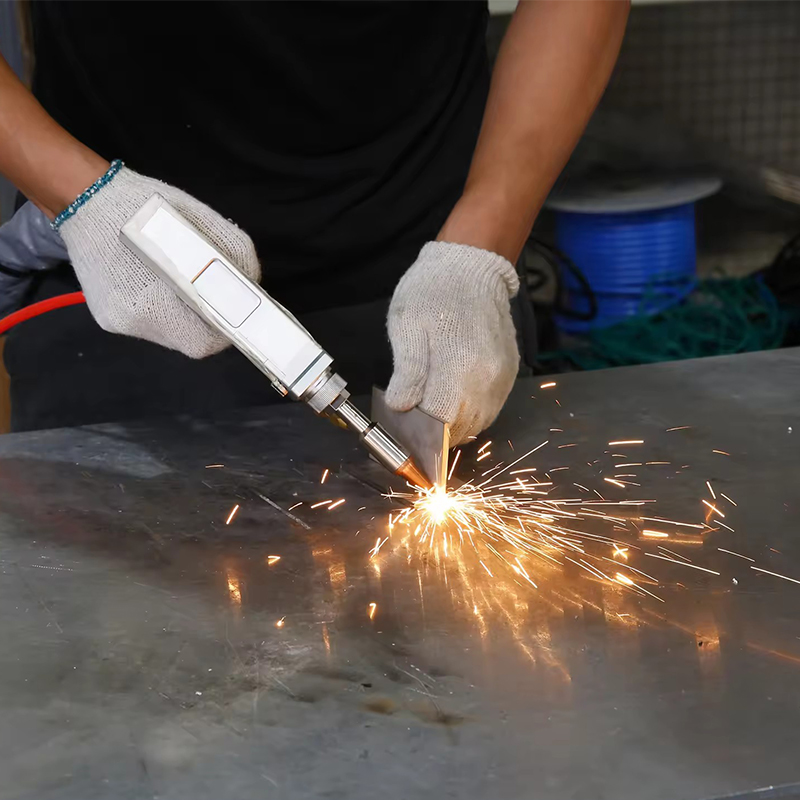 Handheld Laser Welding Machine - 多機能3in1ハンドヘルド連続レーザー溶接機（ガスタンク付き）1500W 2000W 3000W 6000W工業グレード