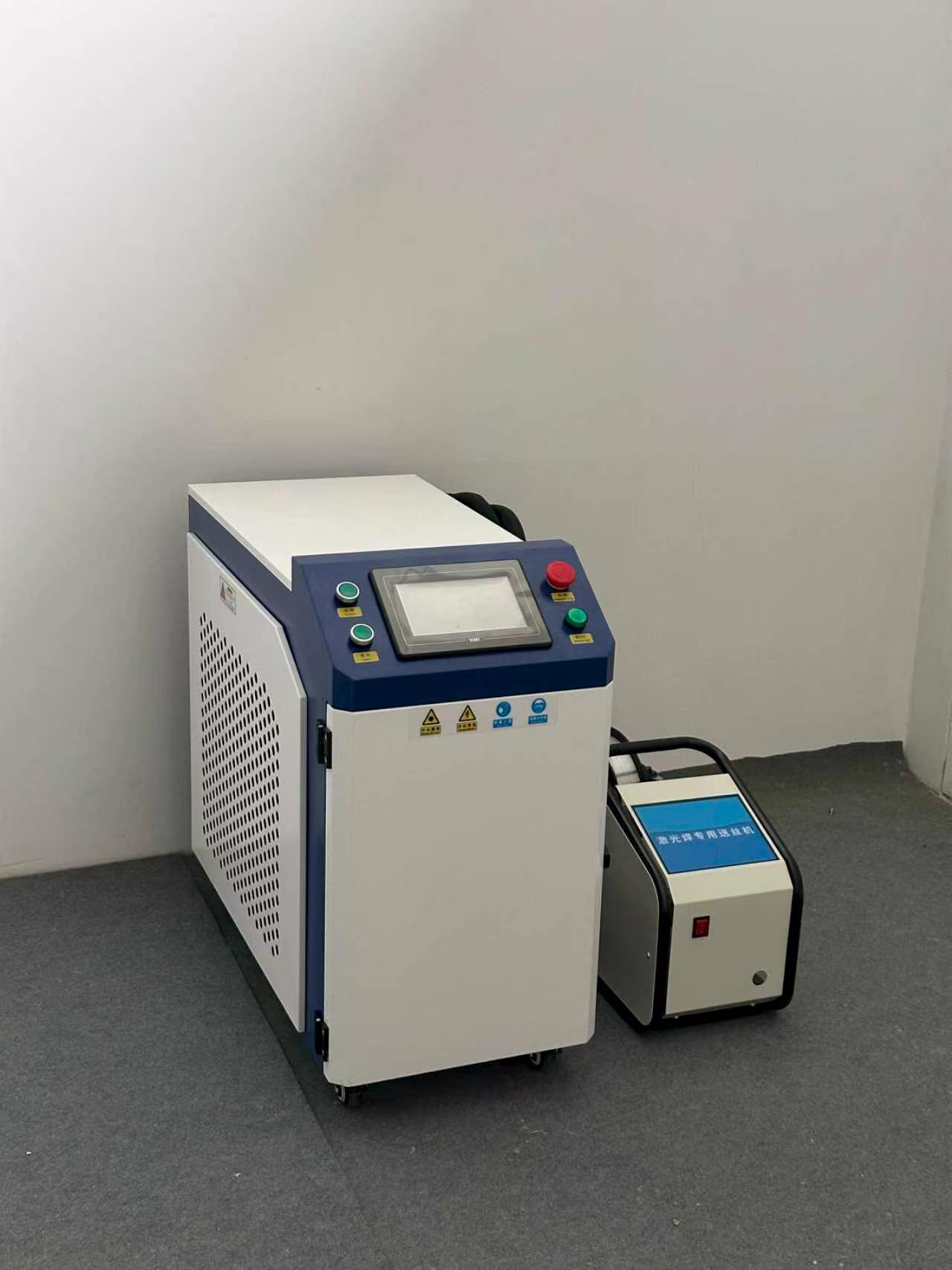 新型水冷式ハンドヘルドステンレス鋼ファイバーレーザー溶接機（ - Handheld Laser Welding Machine のレビューと価格